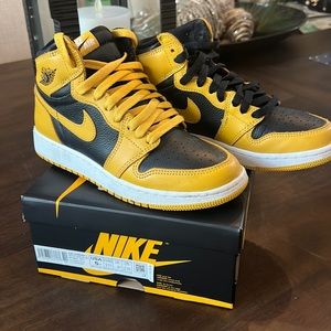 Super Sharp Air Jordan 1 Retro High OG Pollen in EUC 🏀